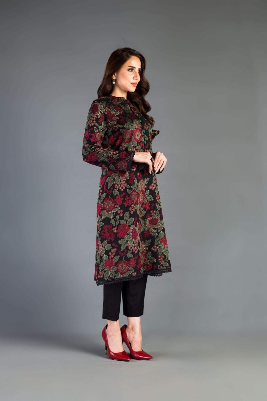 SP-BR345 Lawn Unstitched Embroidered 3pc Suit With Embroidered Chiffon Dupatta - Shaa Posh