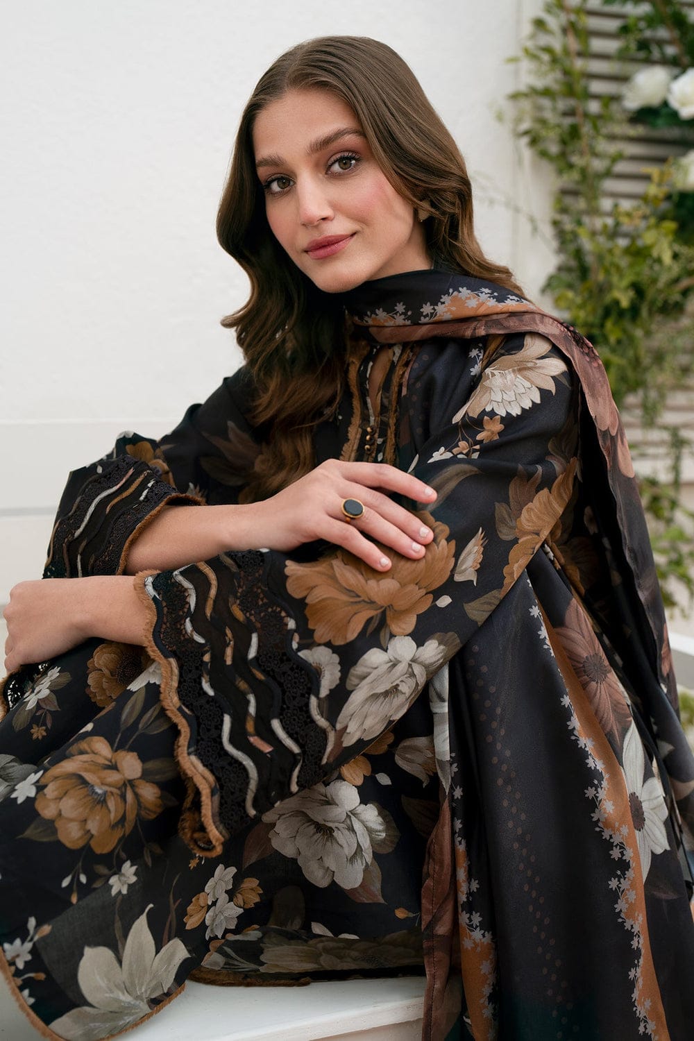 SP-BQ02 Digital Printed Khaddar Suit 3pc with Khaddar Digital Printed Dupatta & Embroidered Patches - Shaa Posh