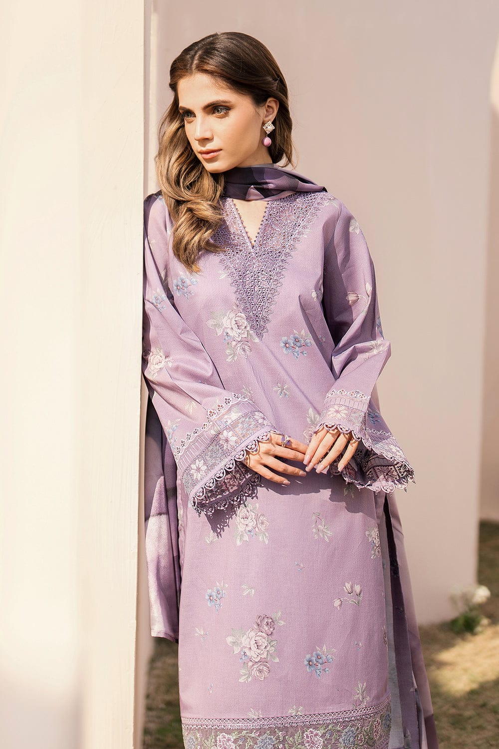 SP-55 Unstitched Digital Printed Lawn Suit 3pc With Digital Printed Lawn Dupatta