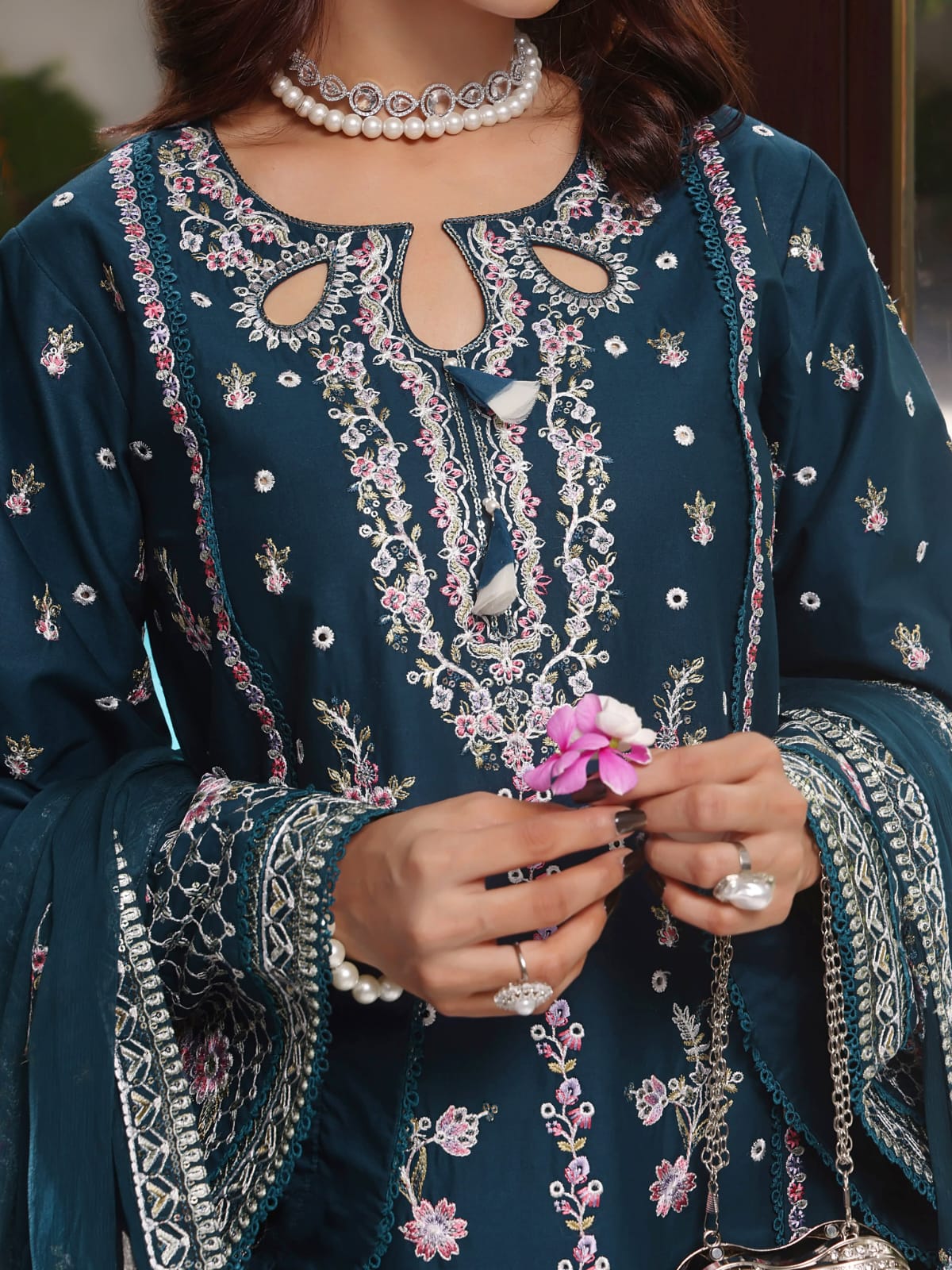 SP-AS5012 Unstitched Fully Embroidered Dhanak Fully Embroidered Dhanak Shawl