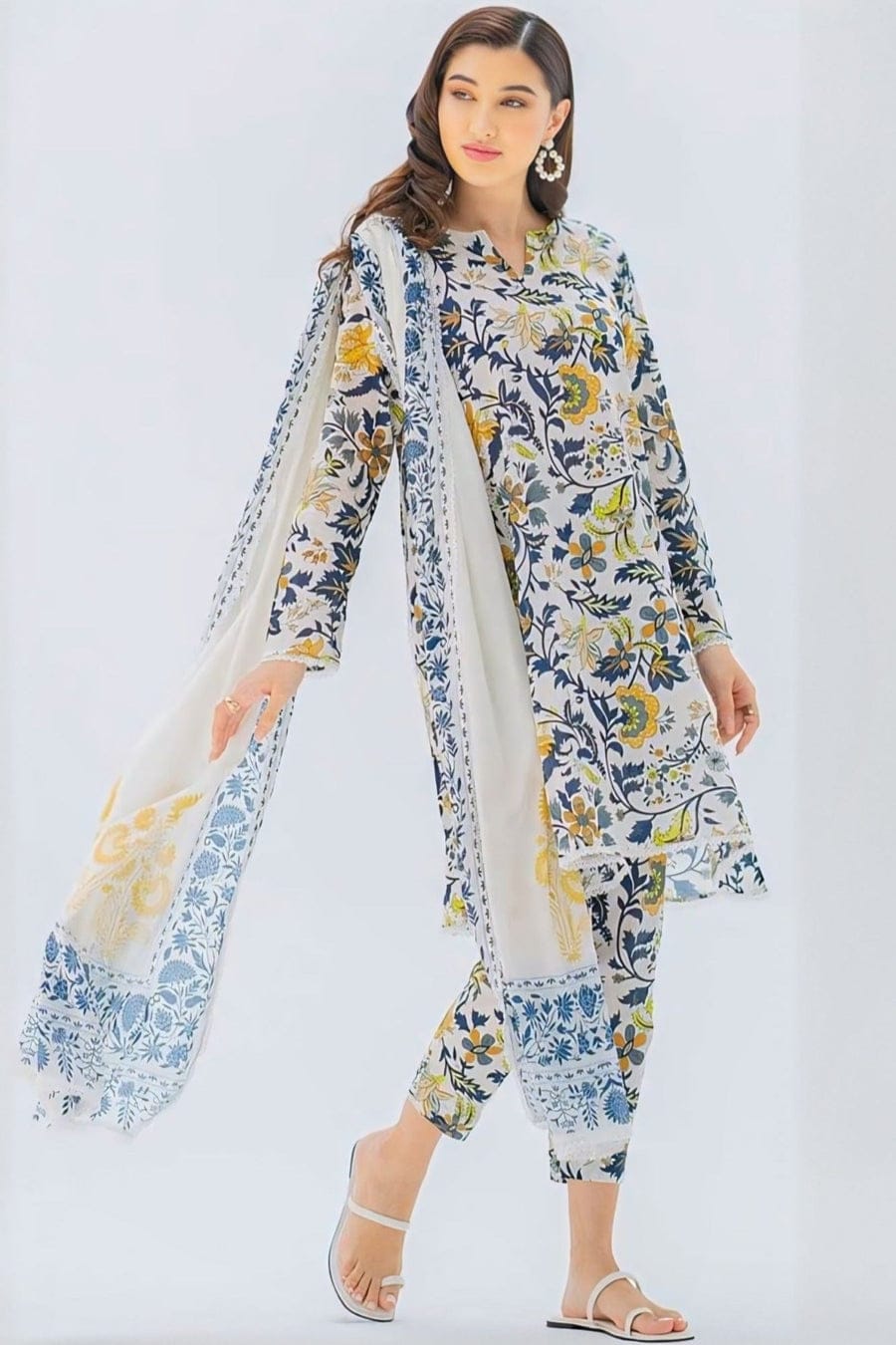 SP-SP132 Digital Printed Lawn Suit 3pc With Lawn Digital Printed Dupatta - Shaa Posh