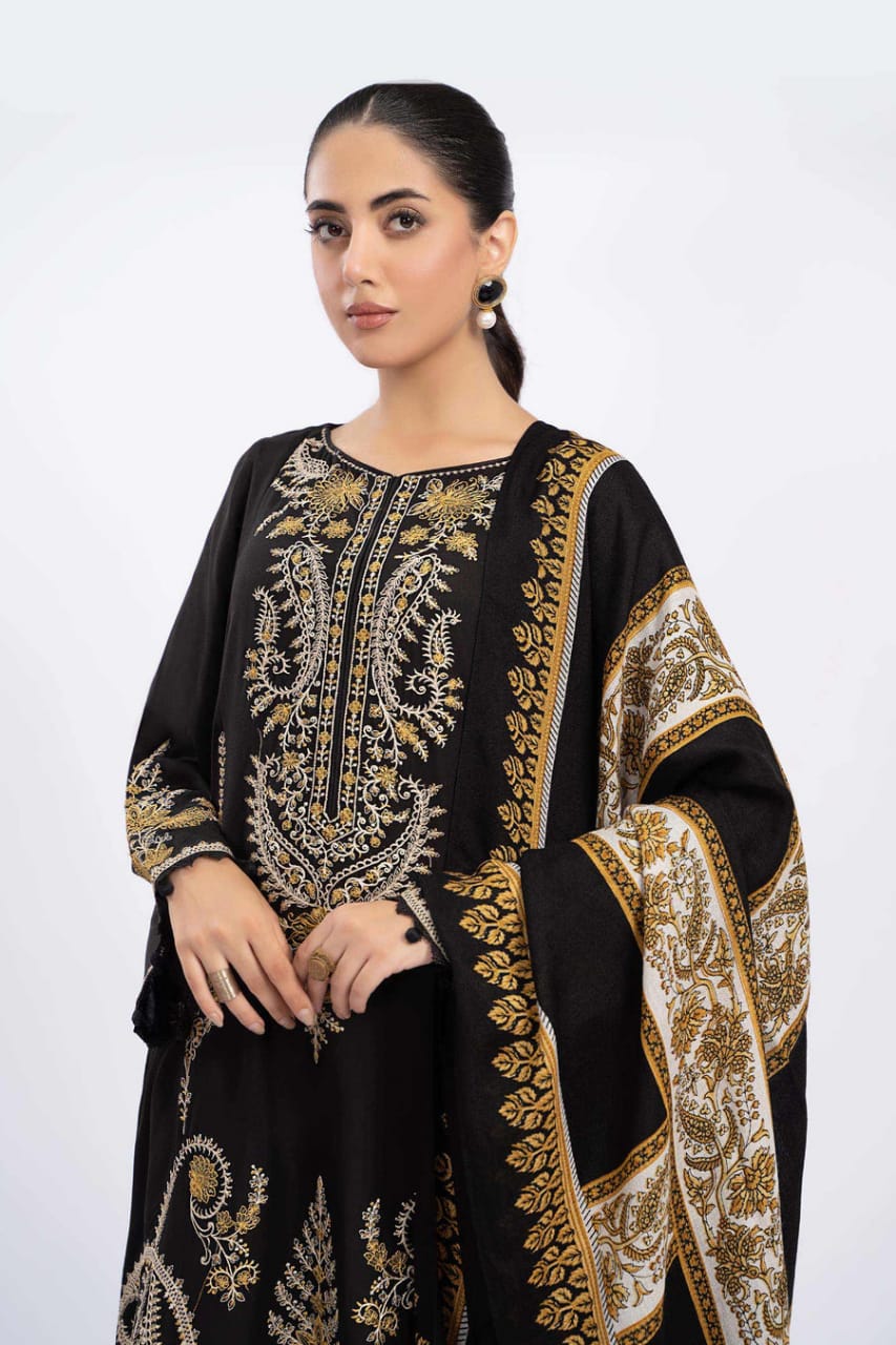 SP-700 Dhanak Embroidered Suit With Digital Printed Wool Shawl - Shaa Posh