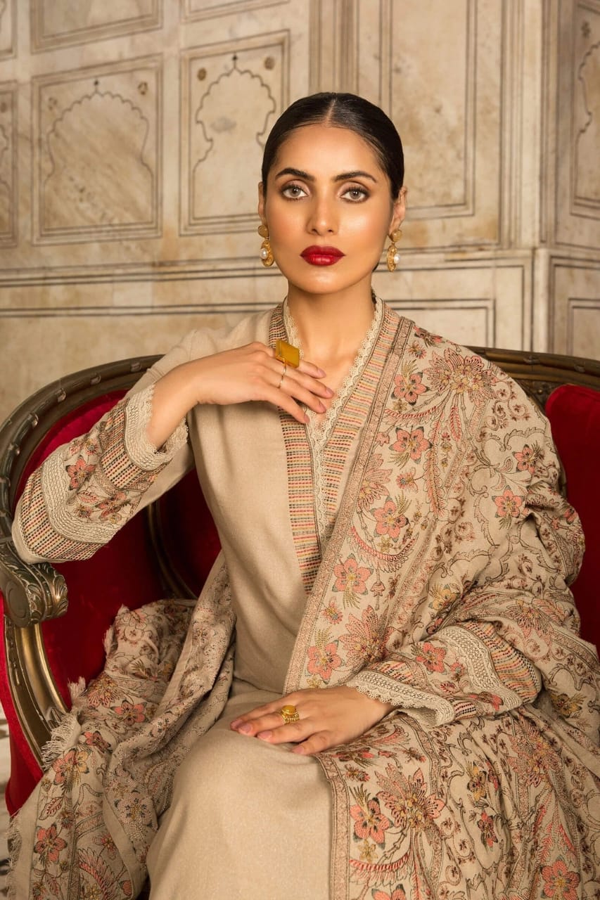 SP-800 Unstitched Heavy Embroidered Dhanak Suit Embroidered Dhanak Shawl - Shaa Posh