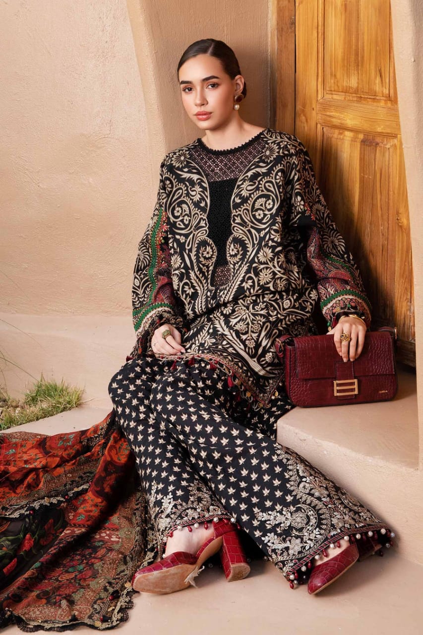 SP-MB466 Unstitched Digital Printed Lawn Suit 3pc With Voil Lawn Digital Printed Dupatta & Embroidered Patches - Shaa Posh