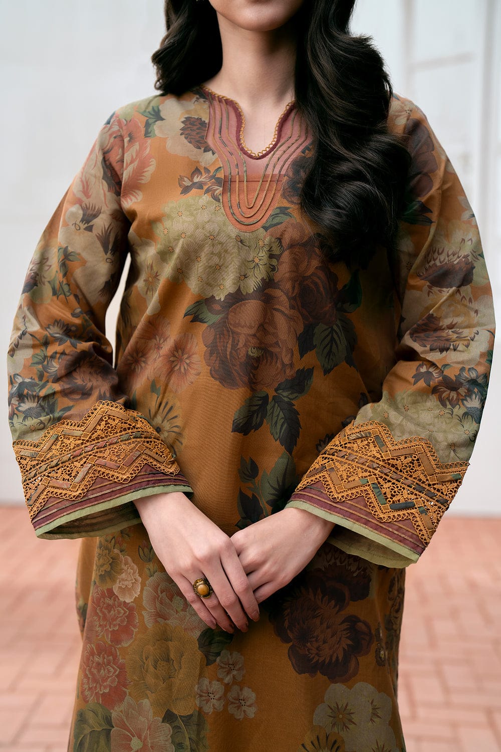 SP-BQ01 Digital Printed Khaddar Suit 3pc with Khaddar Digital Printed Dupatta & Embroidered Patches - Shaa Posh