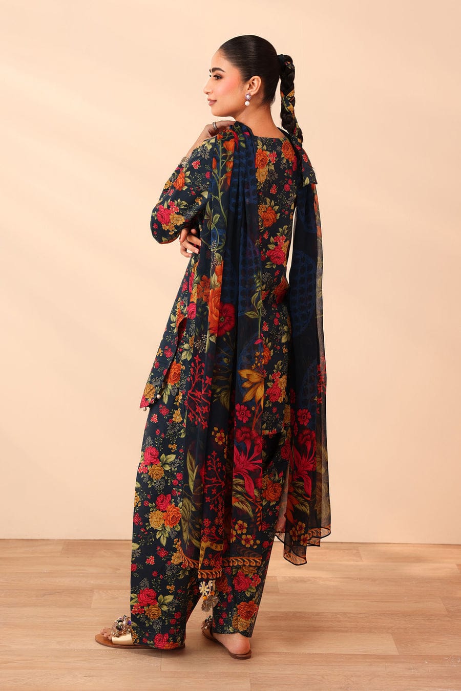 SP-BQ40 Digital Printed Khaddar Suit 3pc with Khaddar Digital Printed Dupatta & Embroidered Patches - Shaa Posh