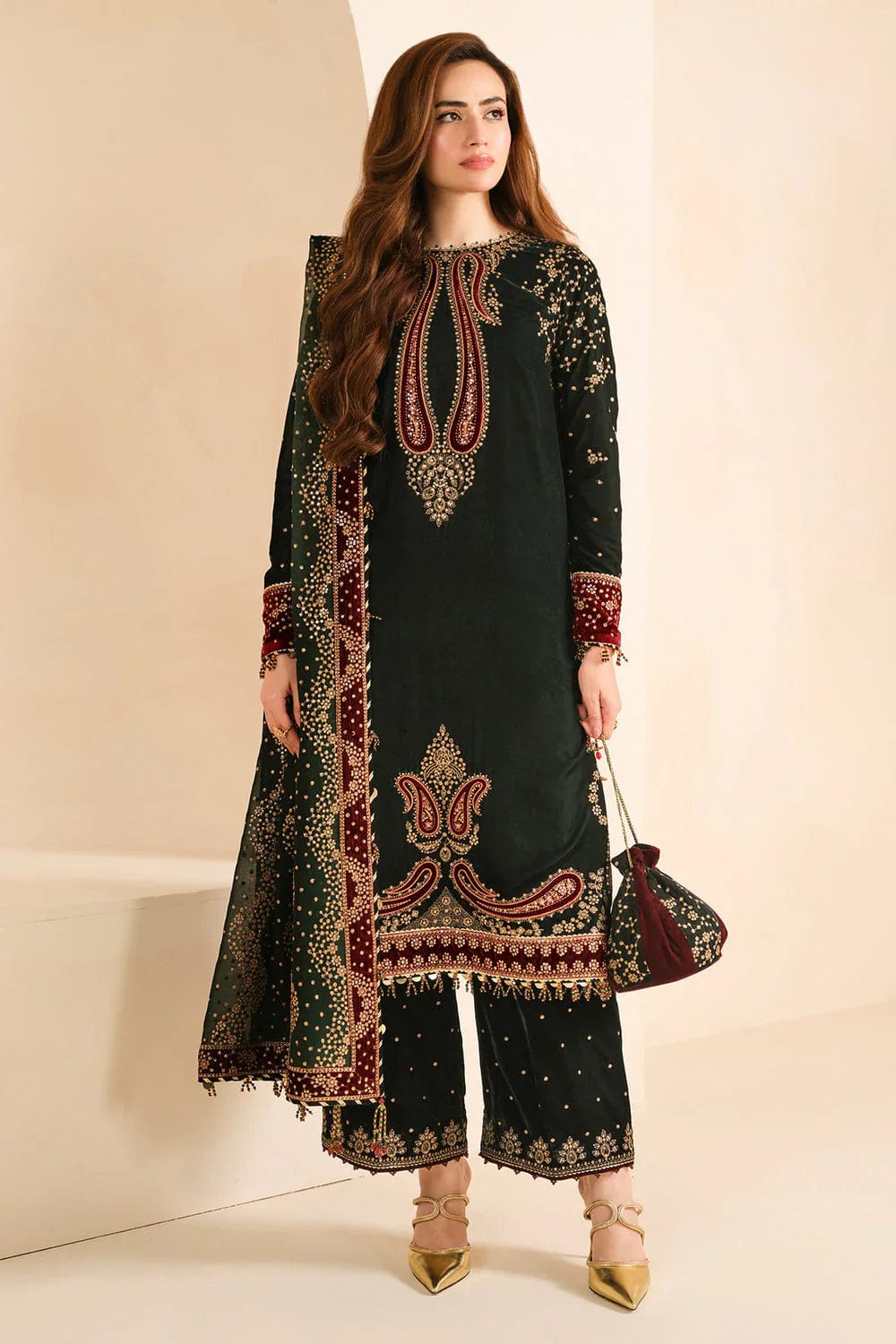 SP-999 Embroidered 9000 Micro Velvet 3Pc With Embroidered Chiffon Dupatta - Shaa Posh
