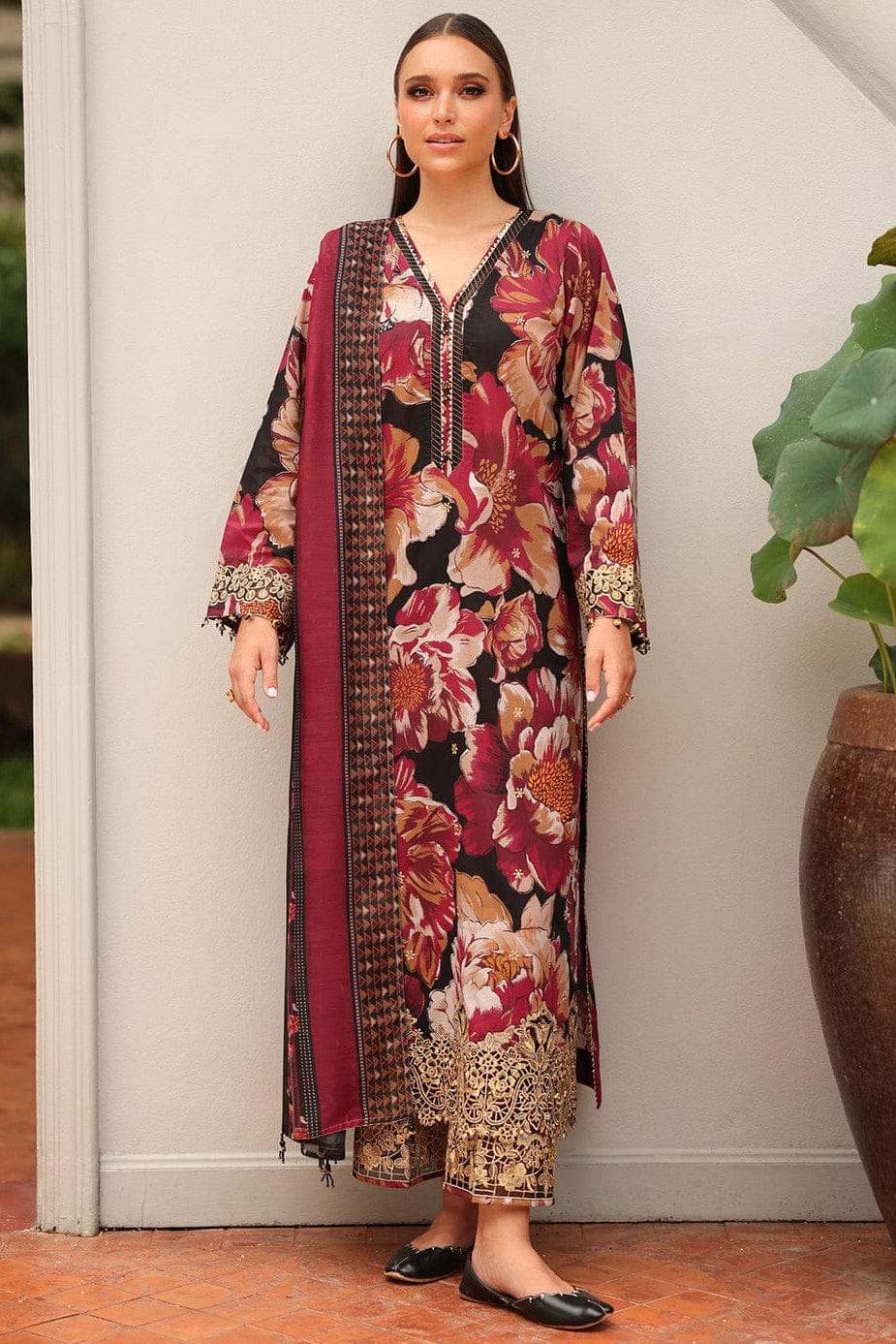 SP-BQ38 Digital Printed Khaddar Suit 3pc with Khaddar Digital Printed Dupatta & Embroidered Patches - Shaa Posh