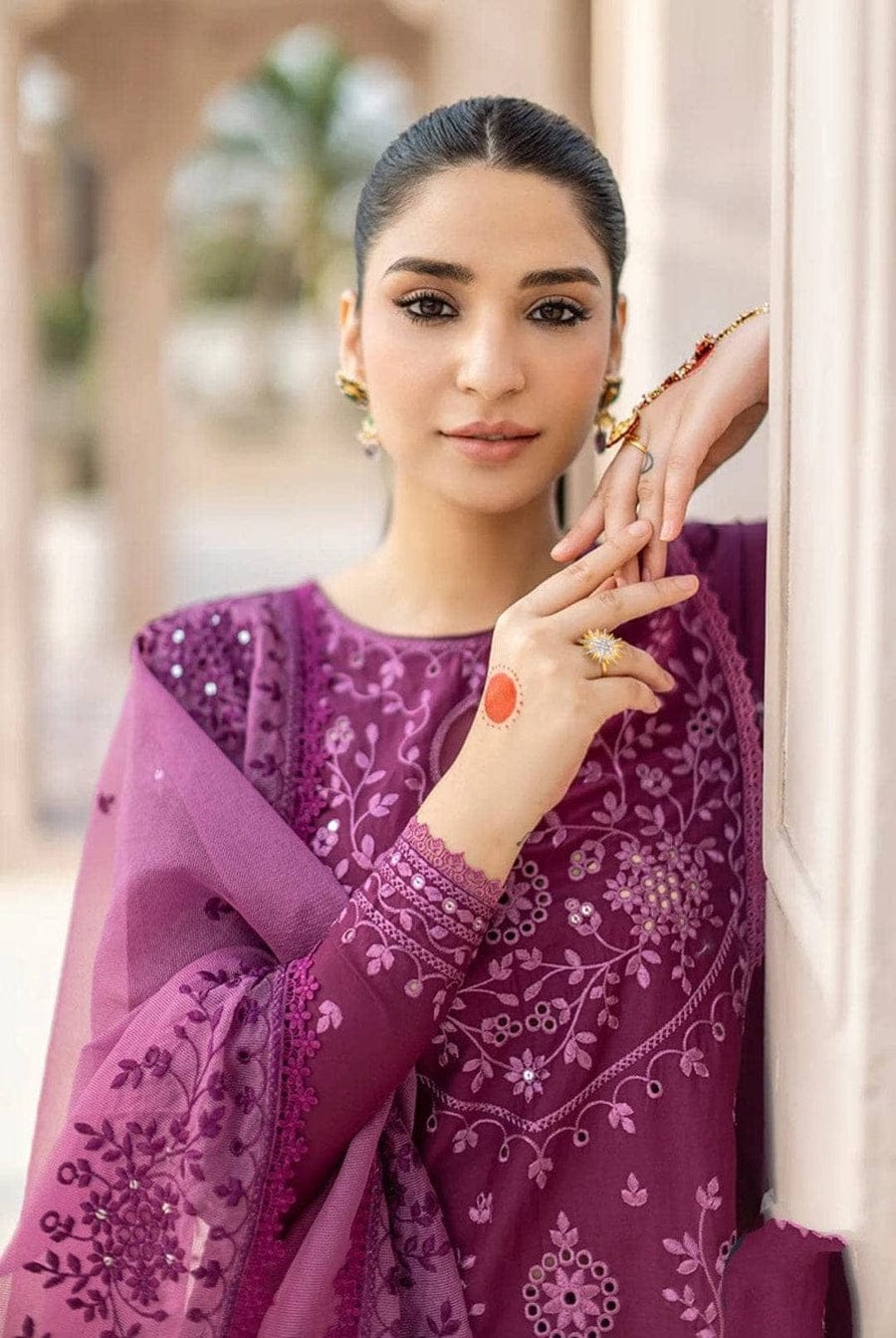 SP-CS84 Lawn Unstitched Embroidered 3pc Suit With Organza Embroidered Dupatta - Shaa Posh