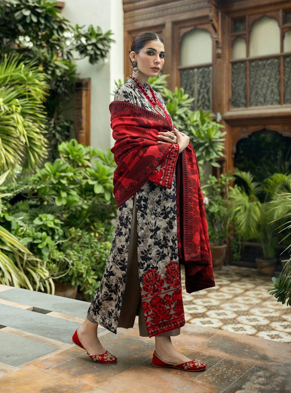 SP-MB437 Digital Printed Linen Suit 3pc with Linen Digital Printed Dupatta & Embroidered Patches - Shaa Posh