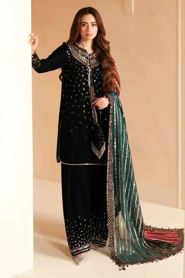 SP-996 Embroidered 9000 Micro Velvet 3Pc With Embroidered Chiffon Dupatta - Shaa Posh