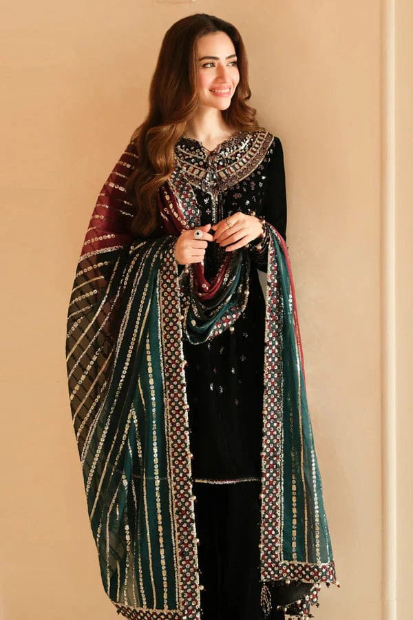 SP-996 Embroidered 9000 Micro Velvet 3Pc With Embroidered Chiffon Dupatta - Shaa Posh