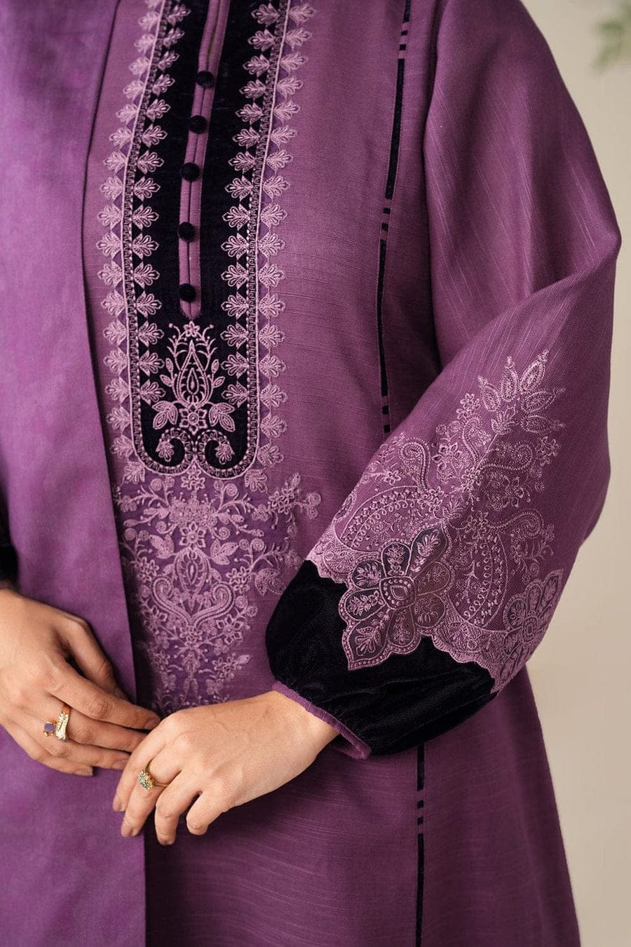 SP-64333 Black Velvet Aplic Embroidered Dhanak Suit With Embroidered Dhanak Shawl Velvet Aplic - Shaa Posh