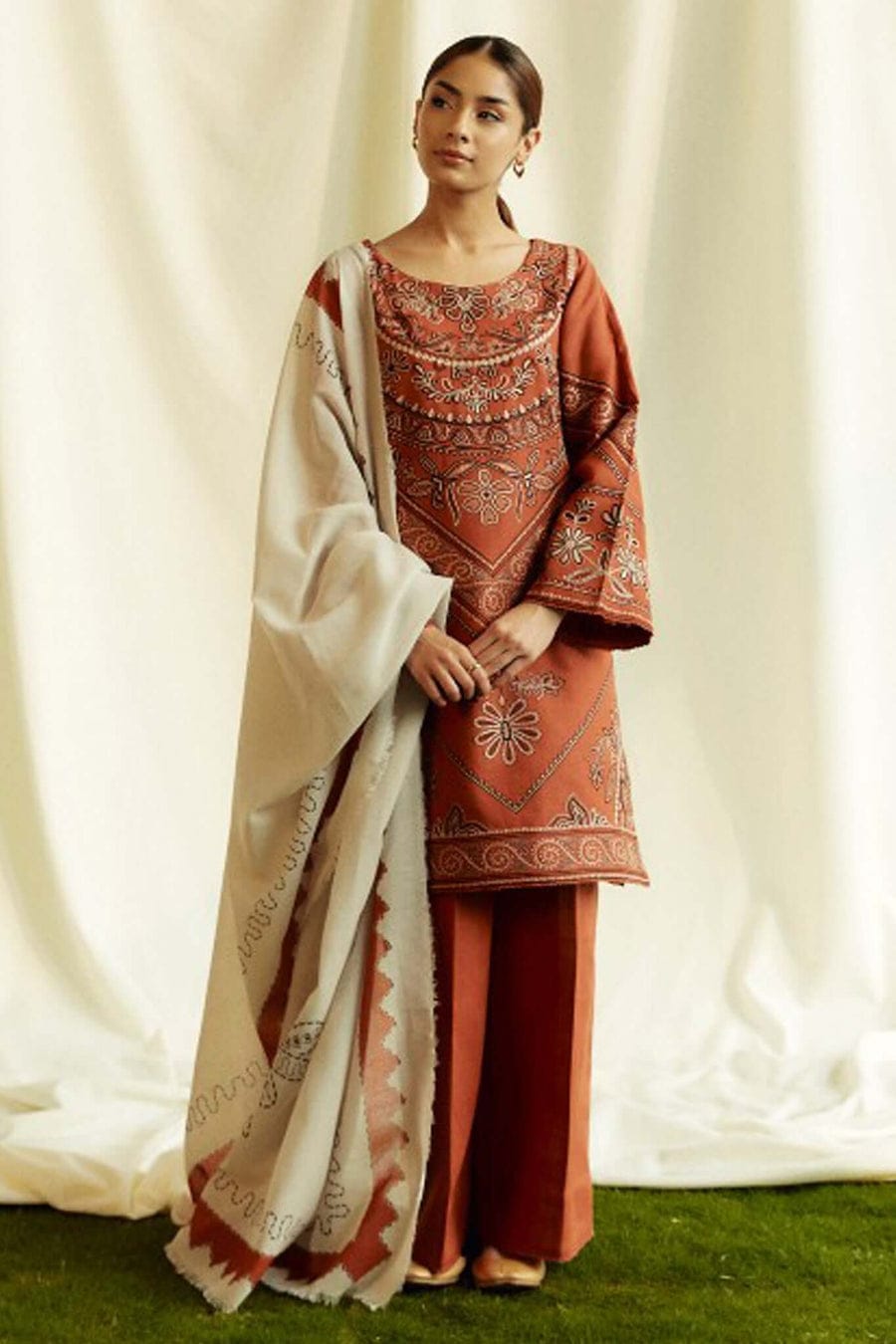 SP-ZS2555(B) Unstitched Embroidered Lawn 3pc Suit With Cotton Lawn Printed Dupatta - Shaa Posh