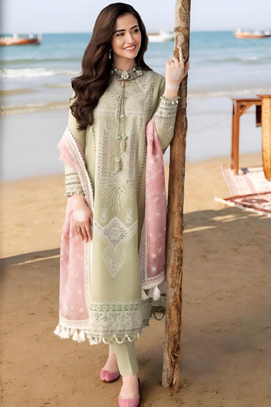 SP-CH10 Embroidered ChickenKari Lawn Suit With Printed Organza Dupatta - Shaa Posh