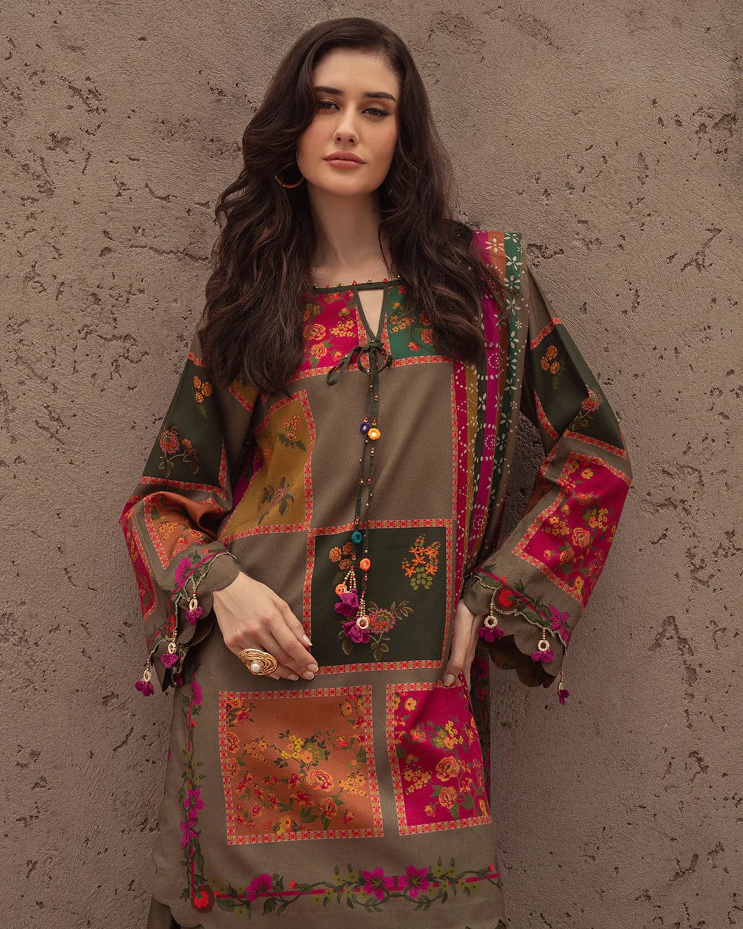 Shaa Posh SP-2200 unstitched digital lawn 3-piece suit with matching digital lawn dupatta, featuring vibrant floral patterns.