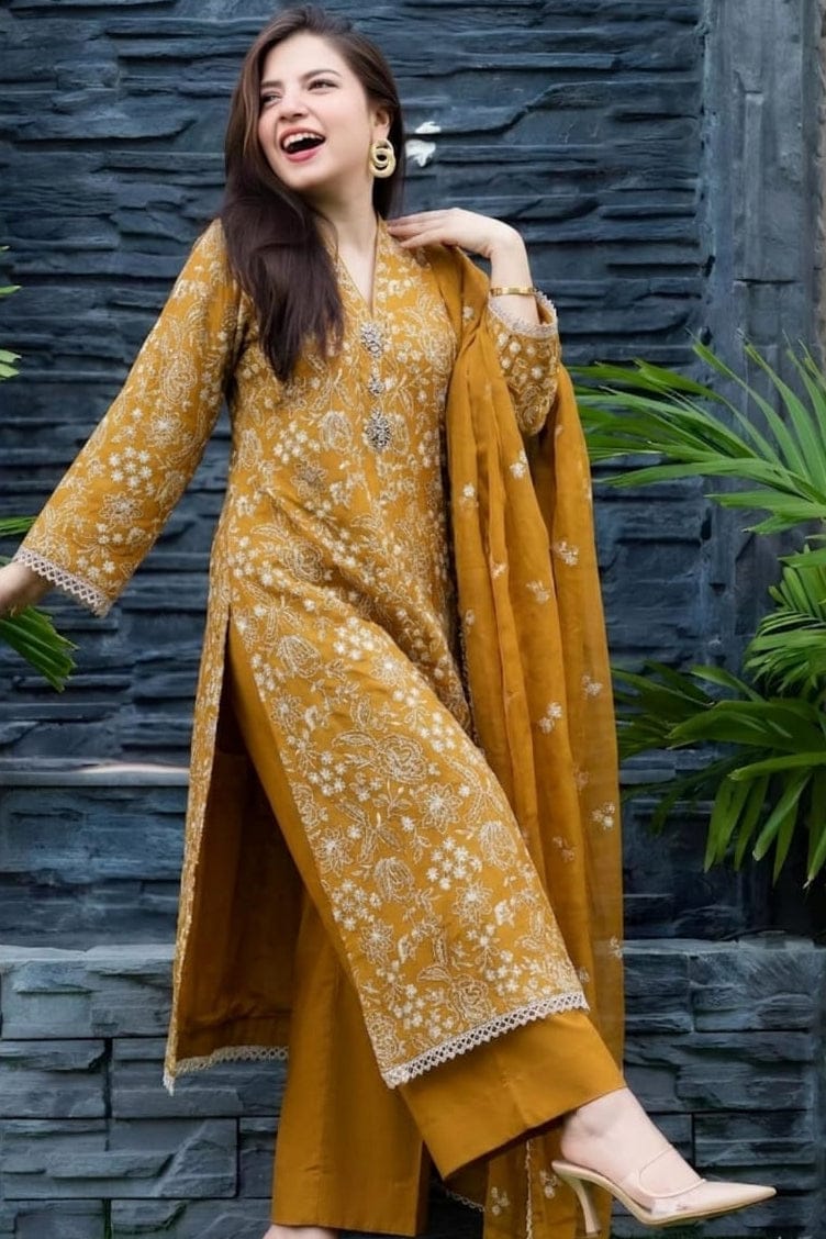 Sha Posh SP-BR09 lawn 3-piece embroidered suit with matching Bamber chiffon embroidered dupatta, featuring intricate embroidery details.