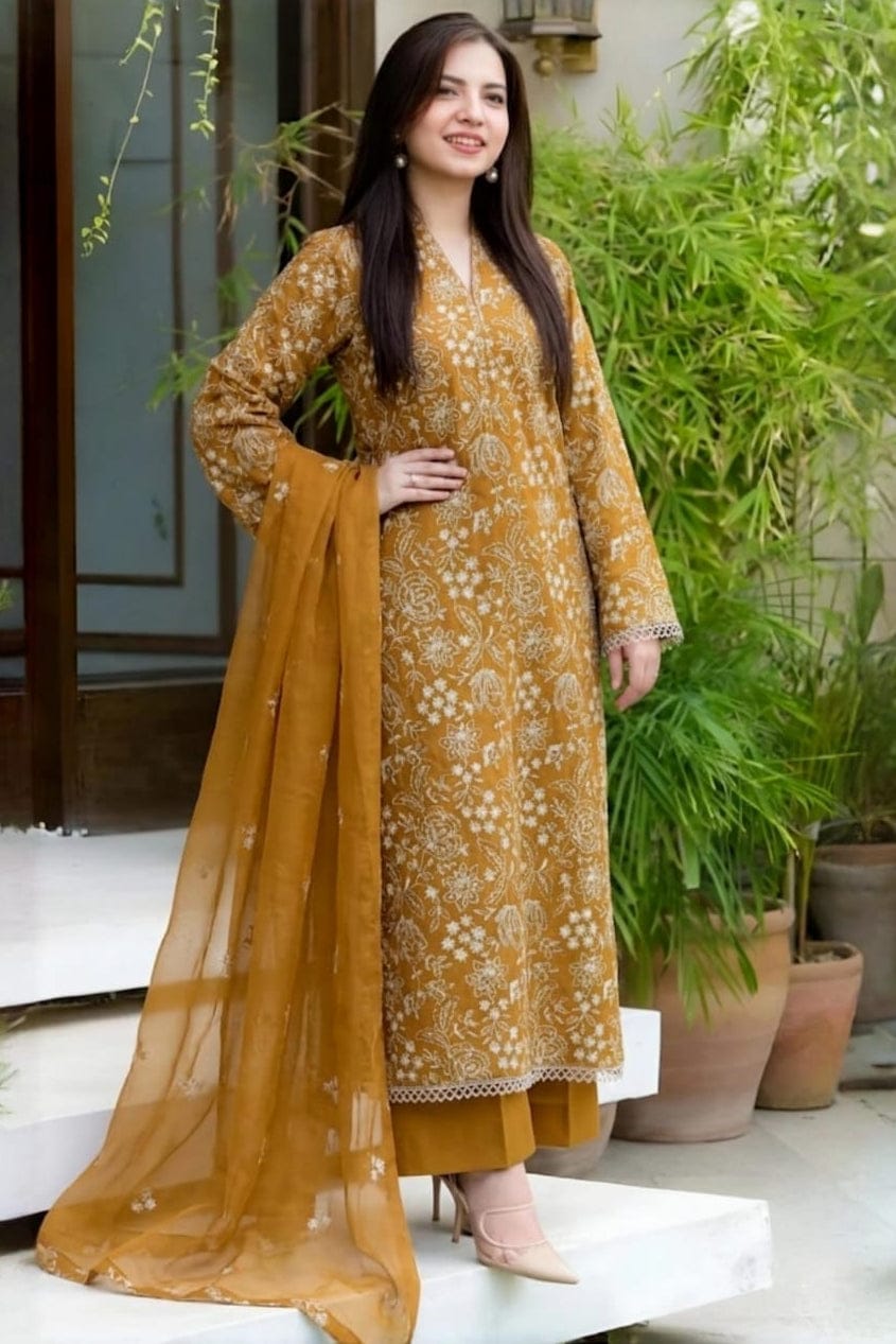 Shaa Posh SP-BR09 three-piece embroidered lawn suit with matching bamber chiffon embroidered dupatta, displayed on a hanger.