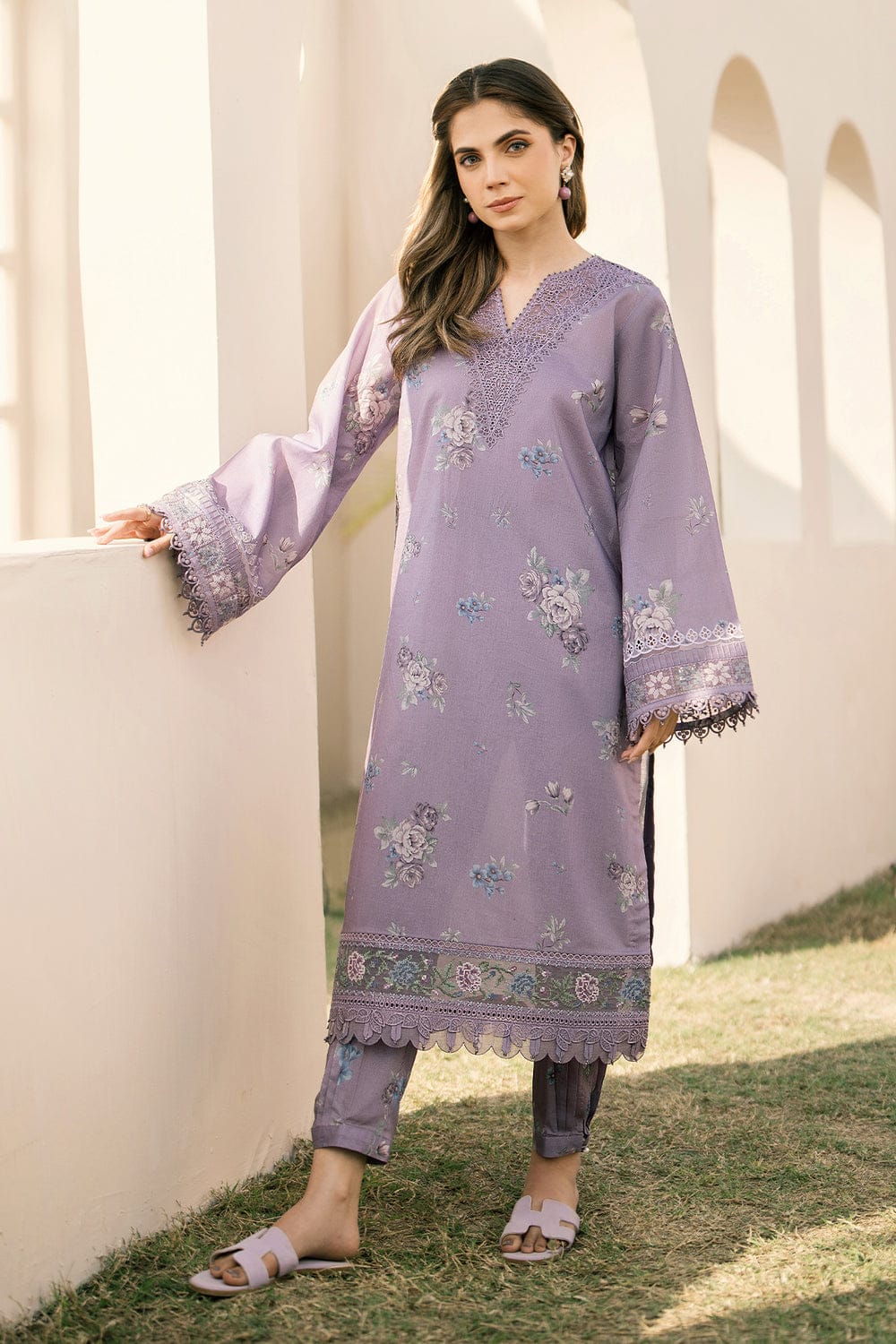 SP-55 Unstitched Digital Printed Lawn Suit 3pc With Digital Printed Lawn Dupatta
