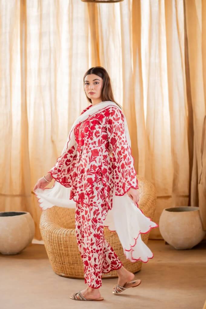 SP-0101 -3 Piece Unstitched Heavy Embroidered Lawn Suit ( Four Sided Embroidered Chiffon Dupatta )