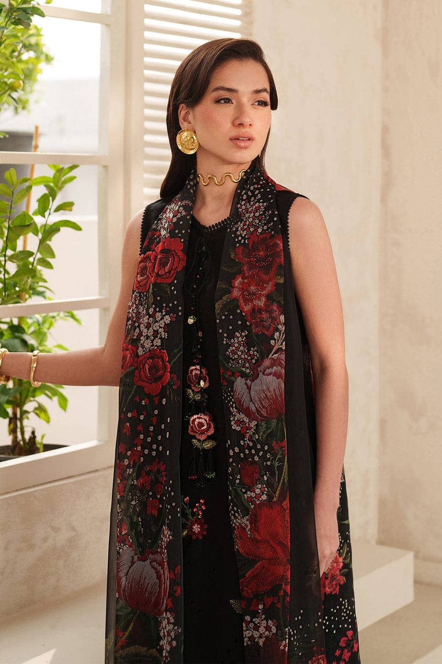 Unstitched Shaa Posh digital printed lawn suit 3-piece set with matching digital printed lawn dupatta, vibrant fabric and intricate design.