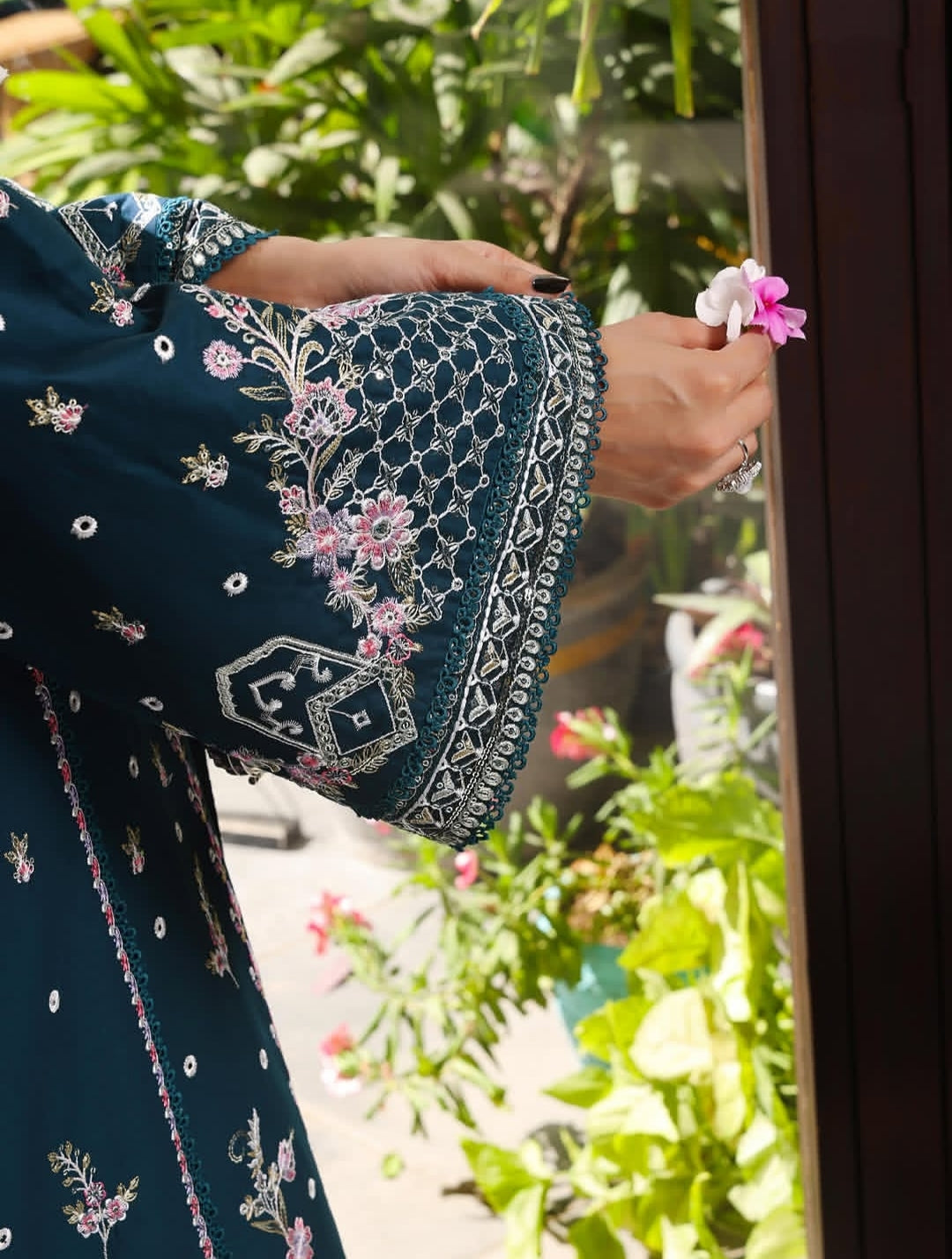 SP-AS5012 Unstitched Fully Embroidered Dhanak Fully Embroidered Dhanak Shawl