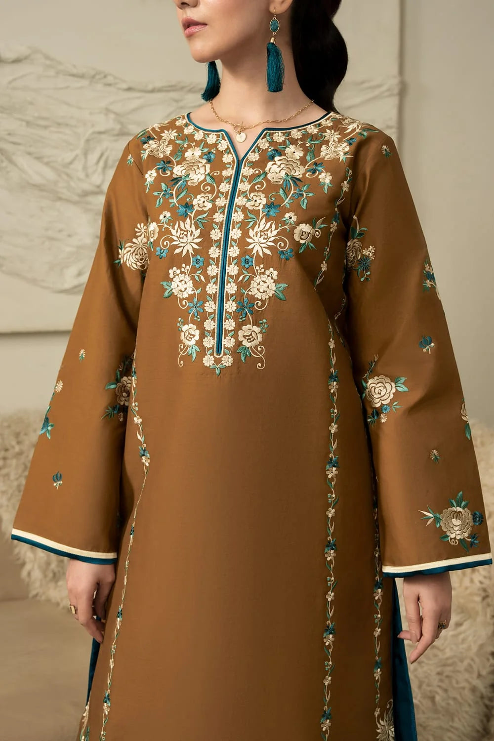 SP-RB250 Highly Recommended (8.2 meters) Unstitched Fully Embroidered Dhanak Suit With 4 Sided Embroidered Dhanak Shawl