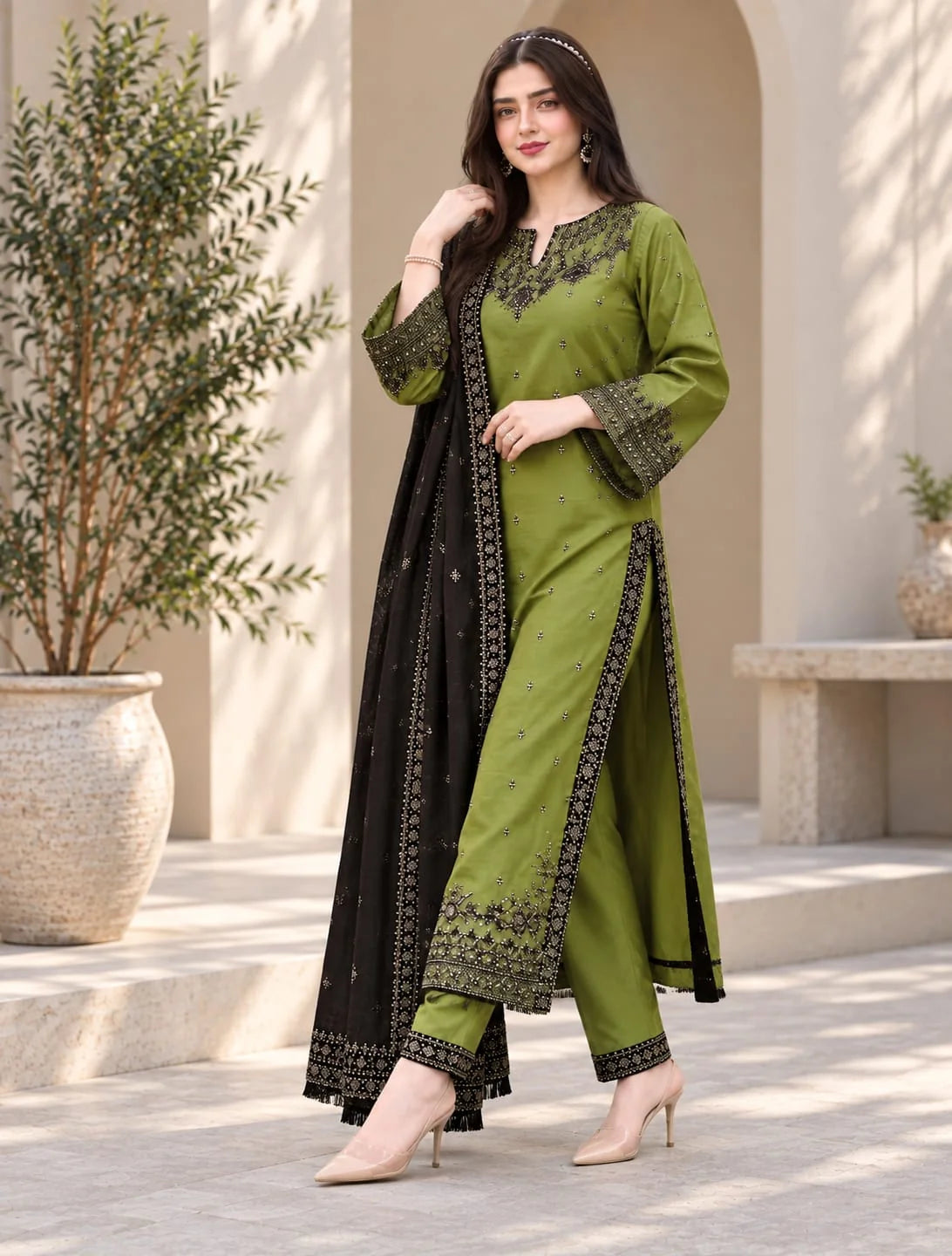 SP-BT2400 Dhanak Embroidered 3pc Suit With Dhanak Embroidered Shawl