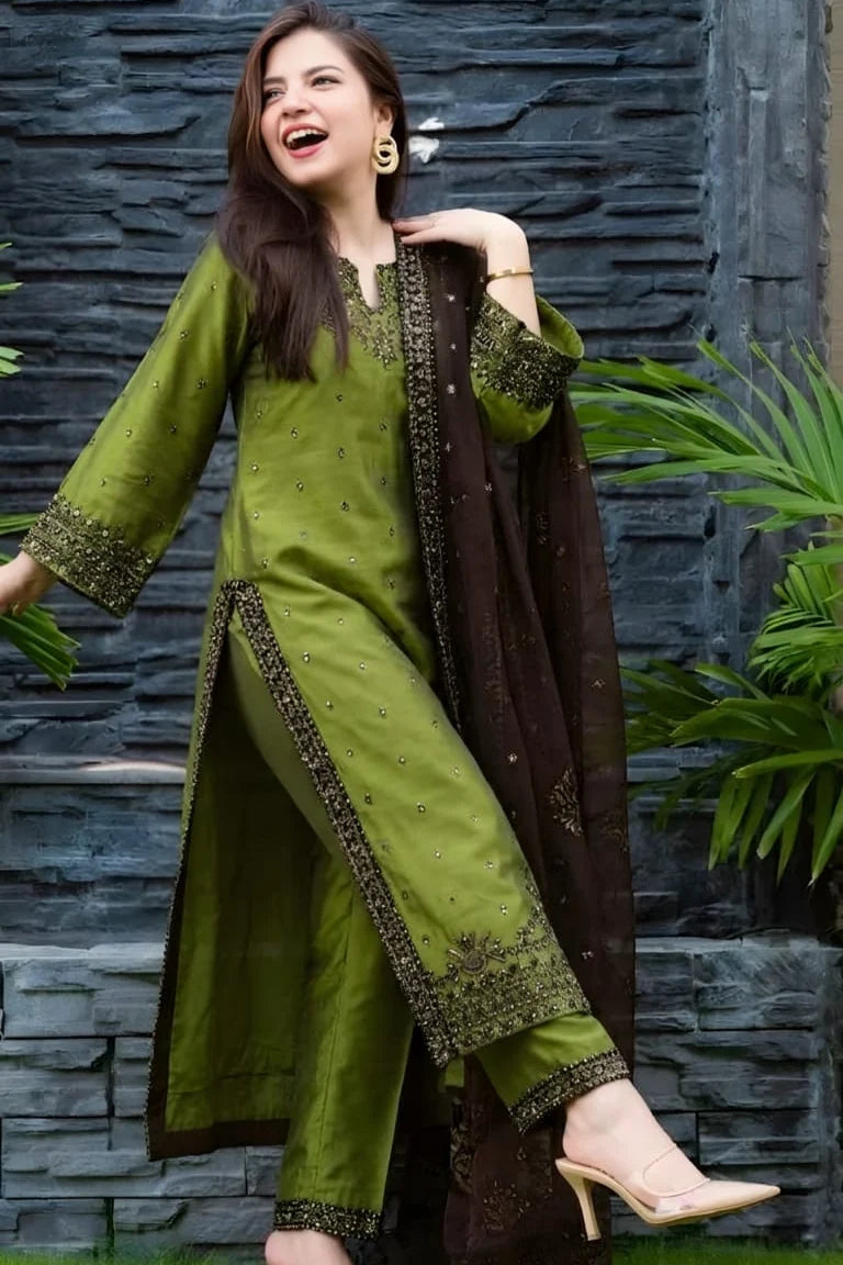 SP-BT2400 Dhanak Embroidered 3pc Suit With Dhanak Embroidered Shawl